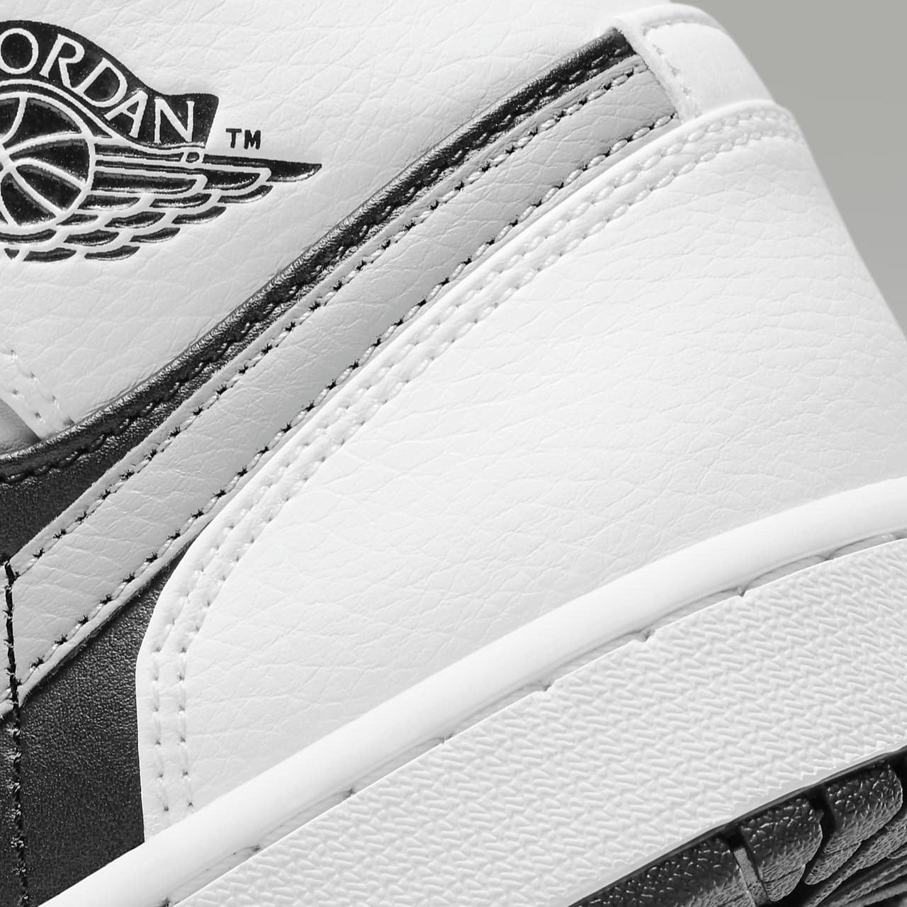 Air Jordan 1 Mid
"White Shadow"