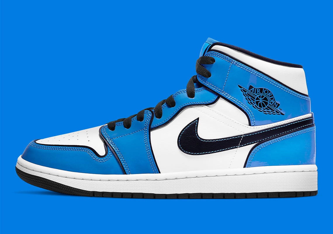 Air Jordan 1 Mid
"Signal Blue"