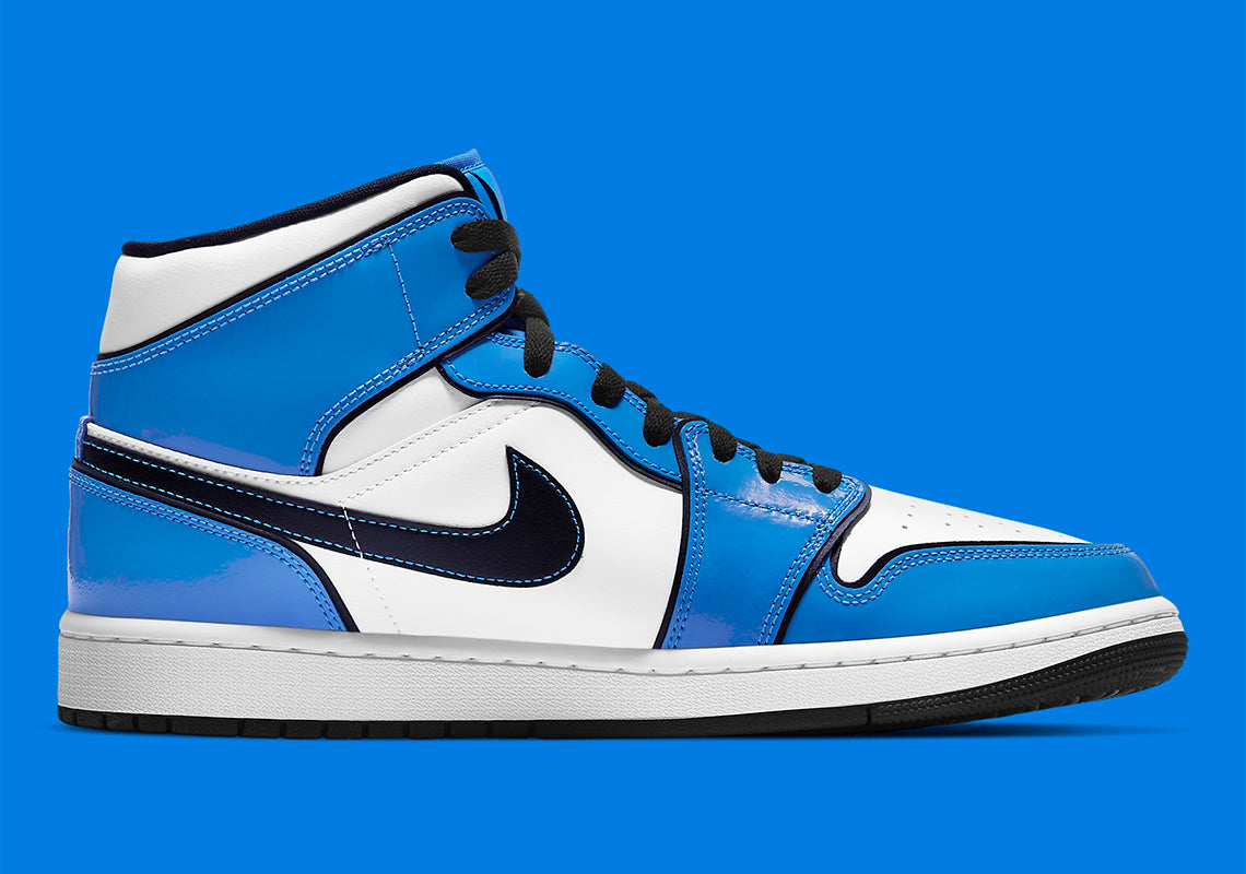 Air Jordan 1 Mid
"Signal Blue"