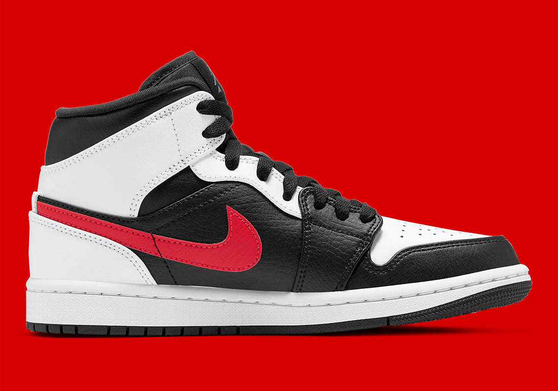 Air Jordan 1 Mid
"Black Chile Red White"