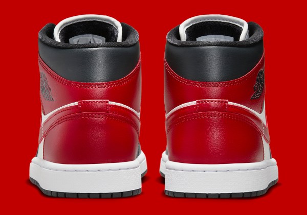 Air Jordan 1 Mid
"Gym Red Off Noir" (Women's)