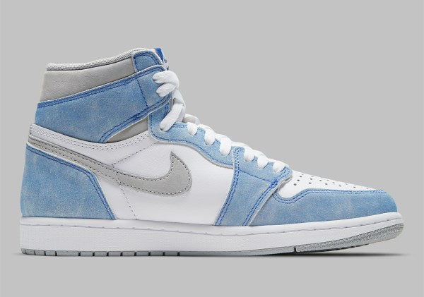 Air Jordan 1 Retro High
"Hyper Royal Smoke Grey"