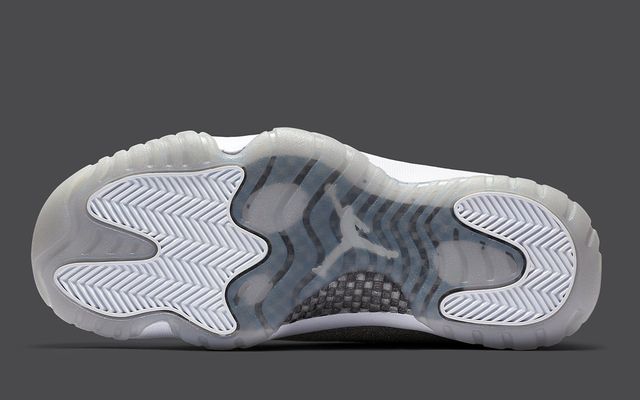 Air Jordan 11 Retro
"White Metallic Silver"