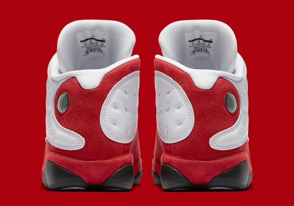 Air Jordan 13 Retro
OG "Chicago"