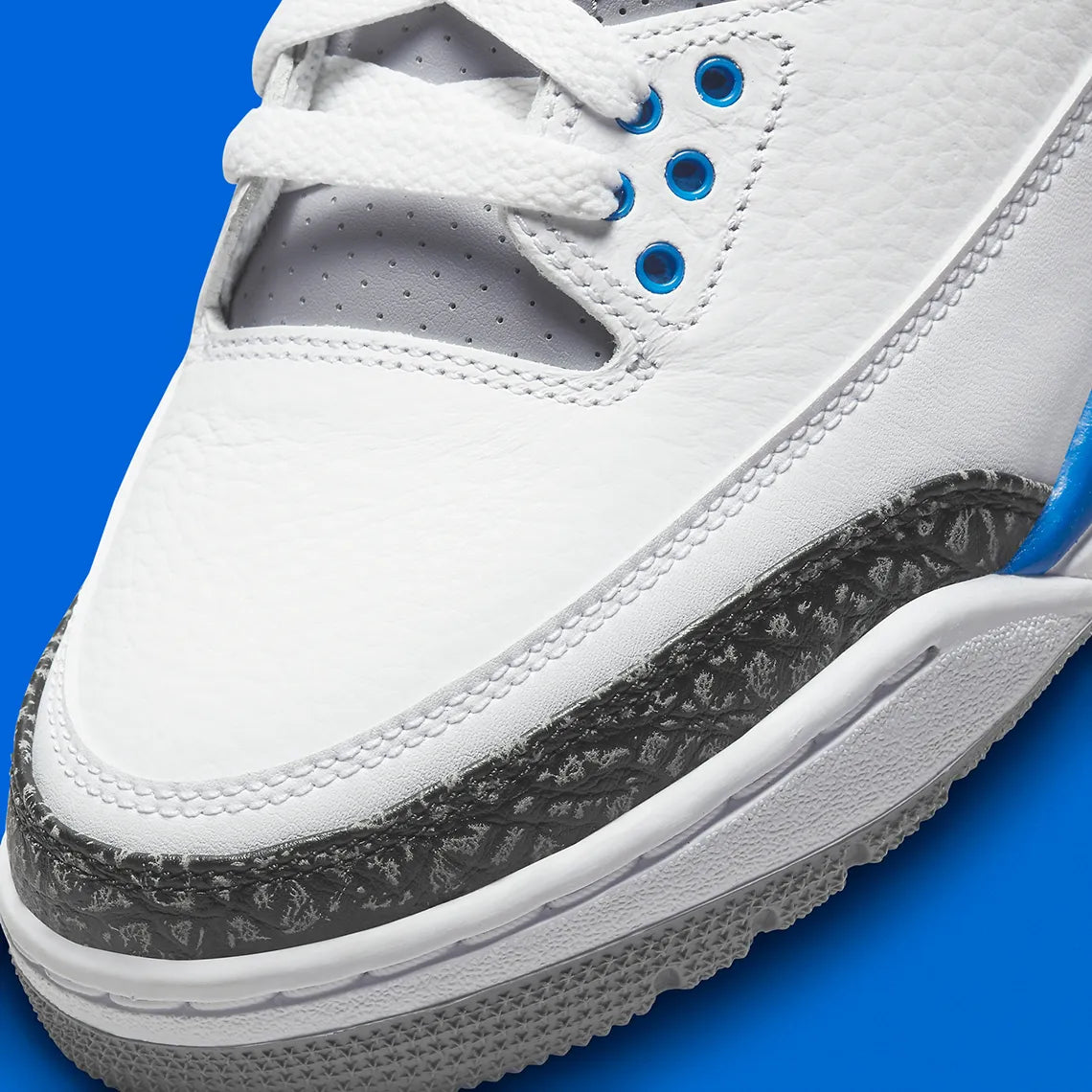 Air Jordan 3 Retro
"Racer Blue"