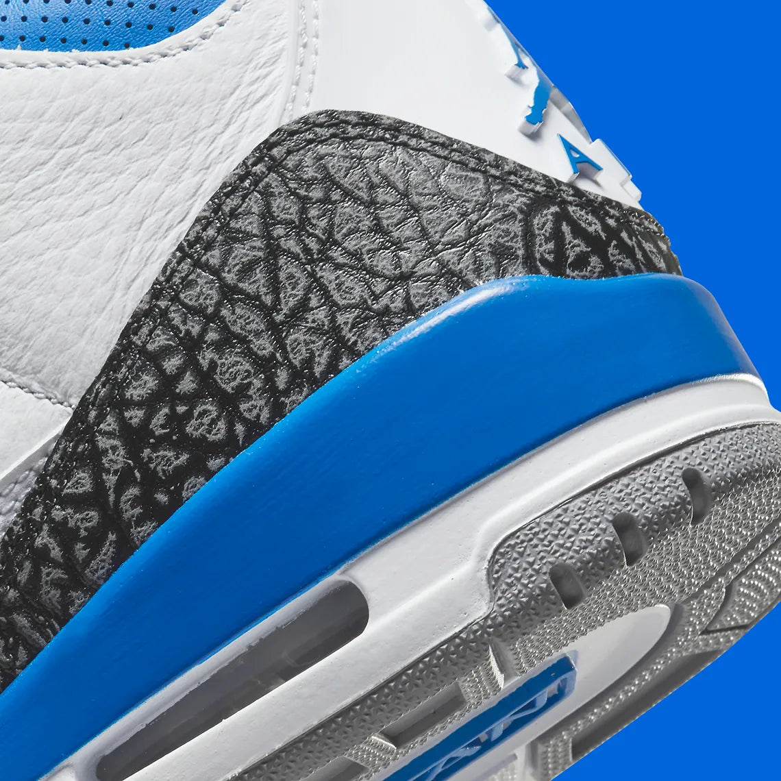 Air Jordan 3 Retro
"Racer Blue"