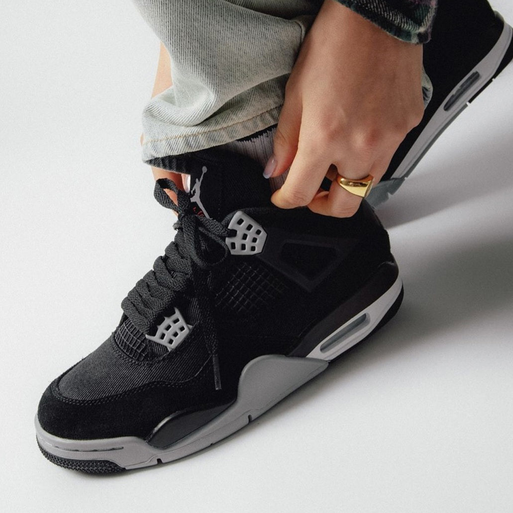 Air Jordan 4 Retro SE
"Black Canvas"