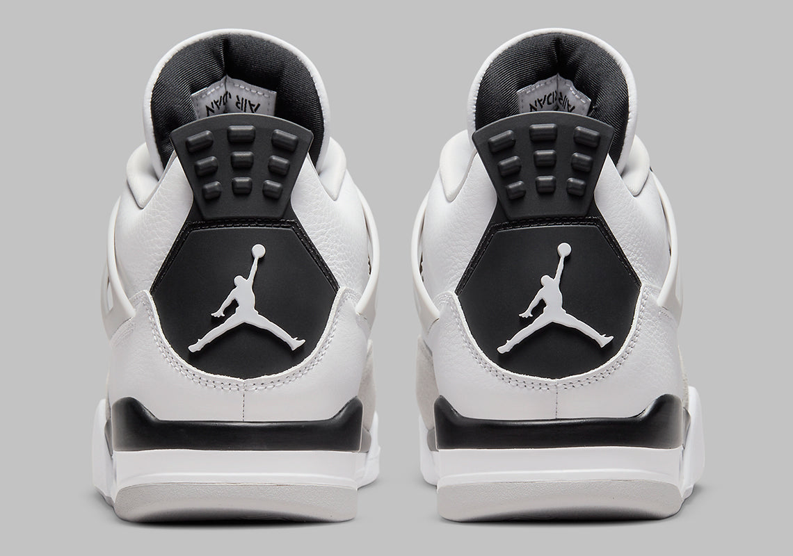 Air Jordan 4 Retro
"Military Black"