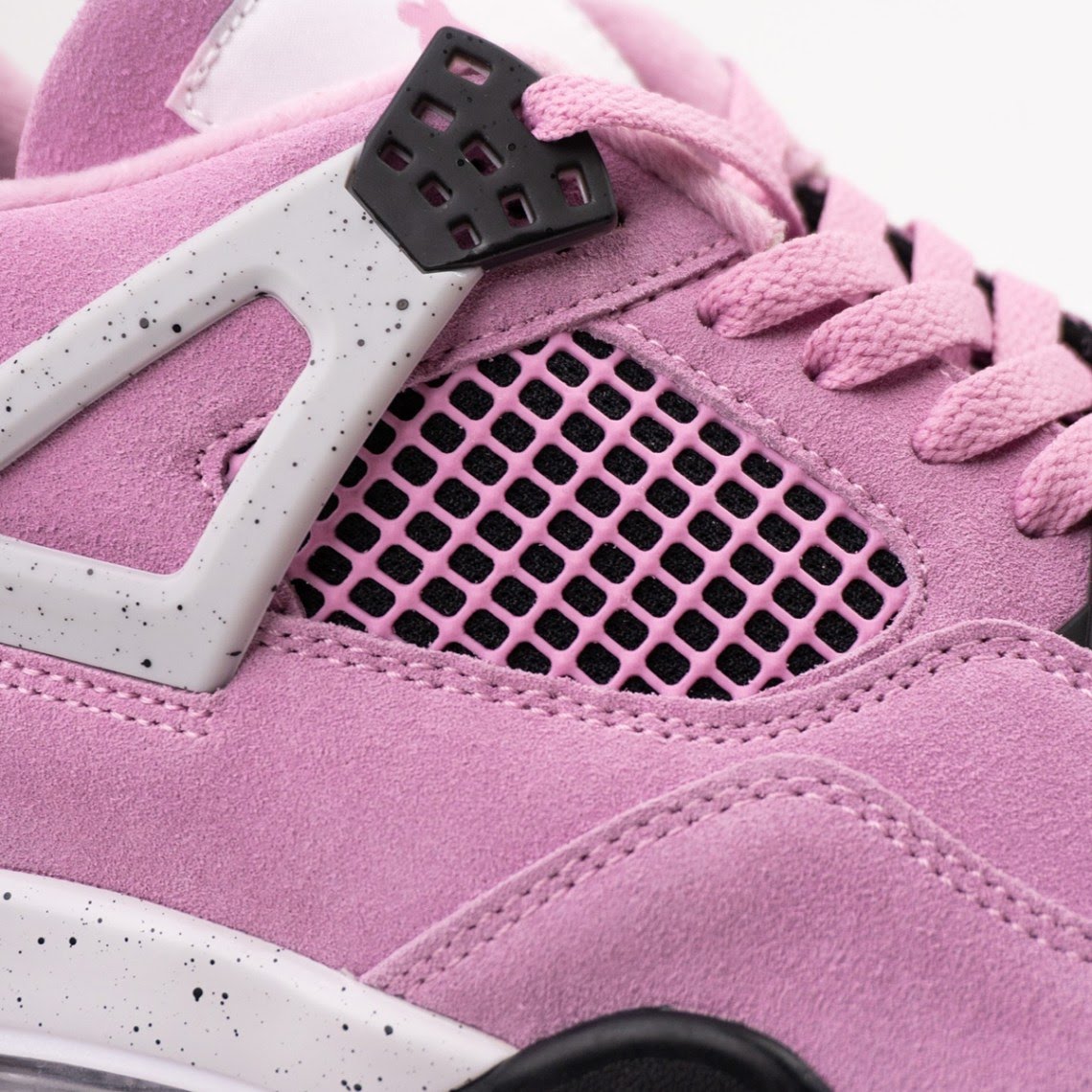 Air Jordan 4 Retro
Orchid (Women's)