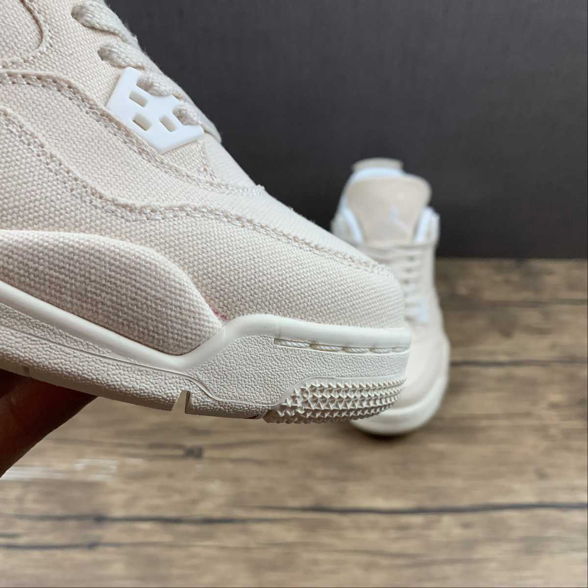 Air Jordan 4 Retro
"Blank Canvas"