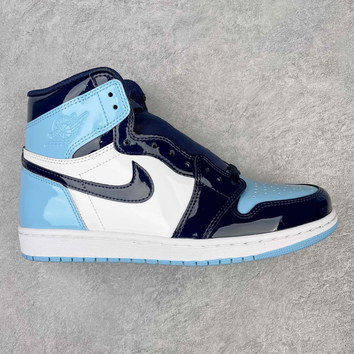 Air Jordan 1 High "UNC Patent Blue Chill"