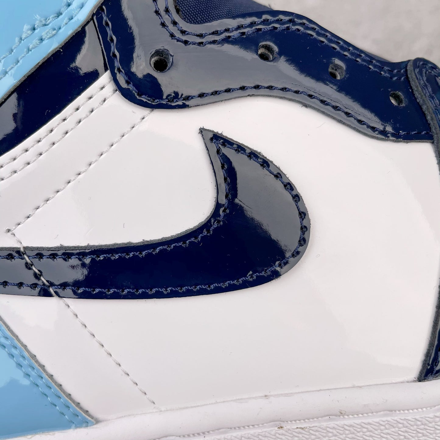 Air Jordan 1 High "UNC Patent Blue Chill"