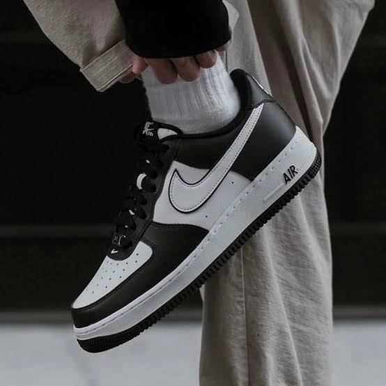 Air Force 1 Low '07
"White Swoosh Panda"