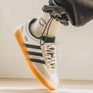 Adidas Gazelle Indoor x
Bad Bunny