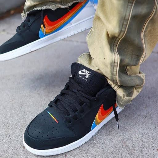 Nike SB Dunk Low
"Polaroid"