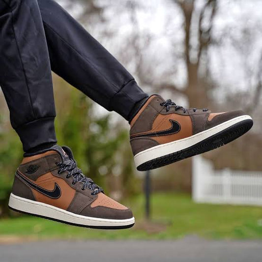 Air Jordan 1 Mid SE
"Dark Chocolate"