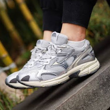 Mizuno Cyclone Speed 2k "Metallic Silver"