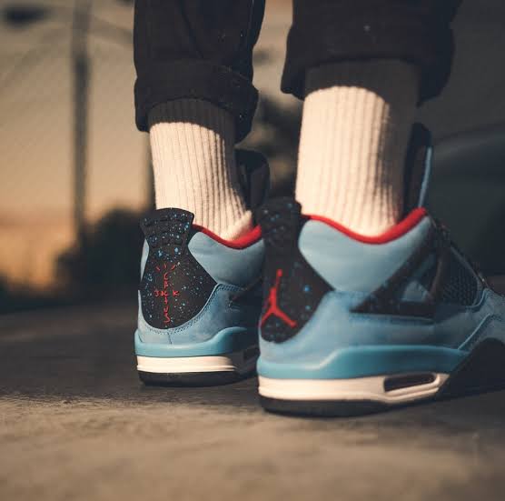 Air Jordan 4 Retro
"Travis Scott Cactus Jack"