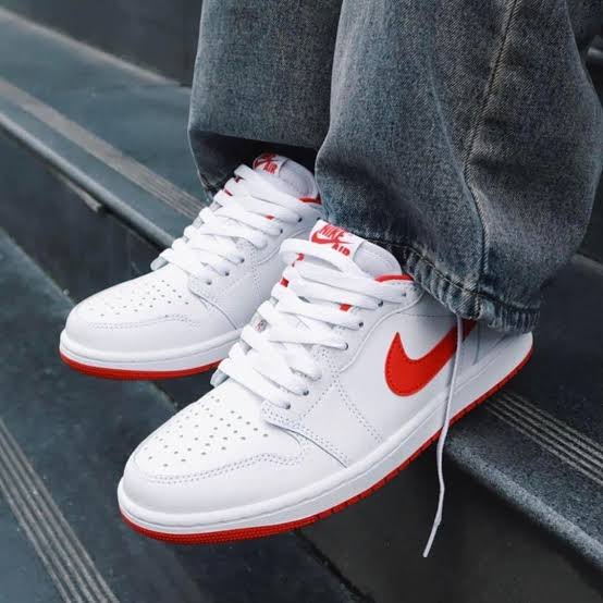 Air Jordan 1 Retro Low OG
"University Red"