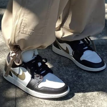 Air Jordan 1 Low
"Shadow Brown"