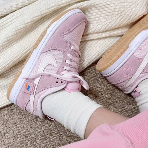 Nike Dunk Low
"Teddy Bear"