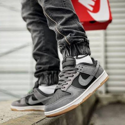 Nike SB Dunk Low
"Dark Grey Black Gum"