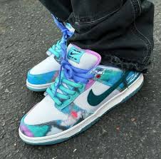 Nike SB Dunk Low
"Futura Laboratories Bleached Aqua"