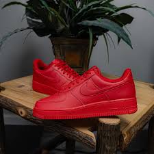 Air Force 1 Low '07 LV8
"Triple Red"