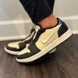 Air Jordan 1 Low "Slip
Fossil" (Women's)