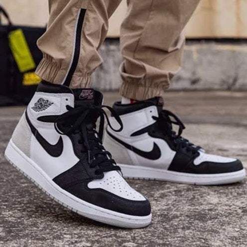 Air Jordan 1 Retro High OG
"Bleached Coral" (GS)