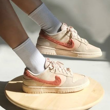 Nike Dunk Low
"Terry Swoosh" (Women's)
