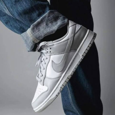Nike Dunk Low
"Grey Fog"