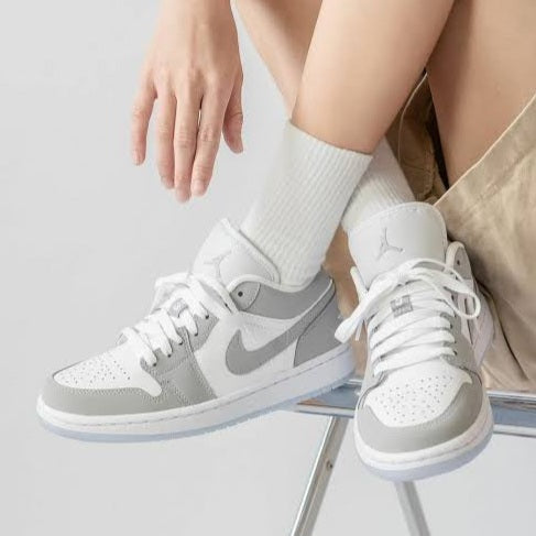 Air Jordan 1 Low
"Wolf Grey" (Women's)