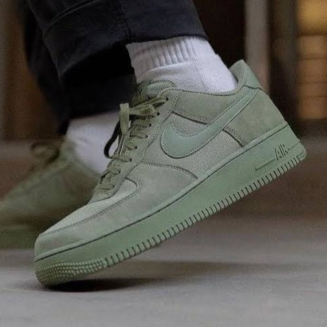 Air Force 1 Low '07 LX
"Oil Green"