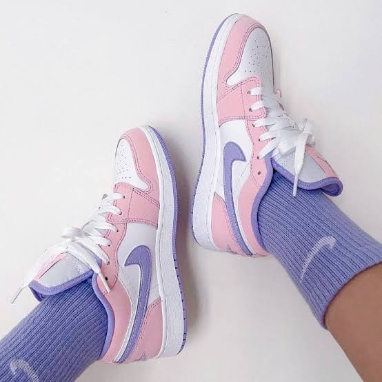 Air Jordan 1 Low
"Arctic Punch"