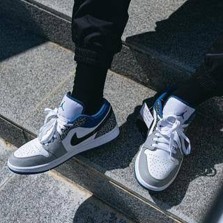 Air Jordan 1 Low SE
"True Blue"