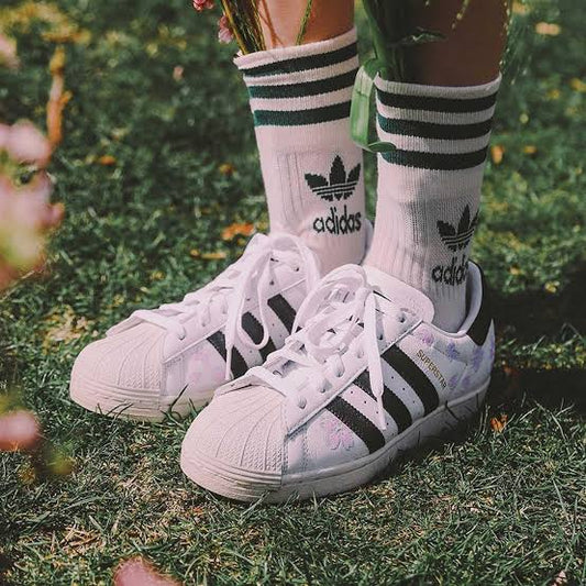 Adidas Superstar
"Hanami"