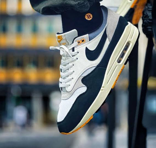 Air Max 1
Athletic Department "Light Bone University Gold"