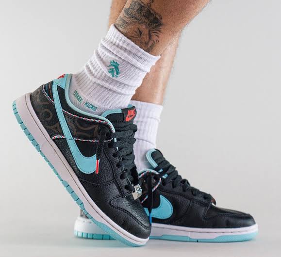 Nike Dunk Low SE
"Barber Shop Black"