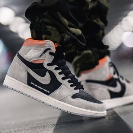 Air Jordan 1 Retro High
"Neutral Grey Hyper Crimson"