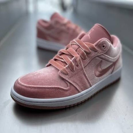 Air Jordan 1 Low SE
"Pink Velvet" (Women's)