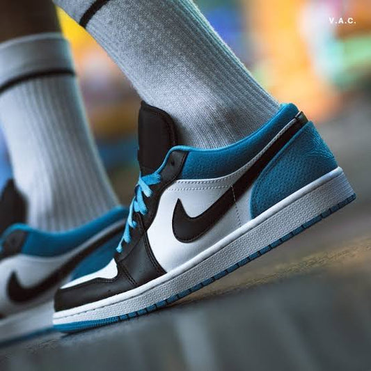 Air Jordan 1 Low
"Laser Blue"