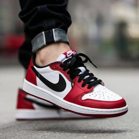 Air Jordan 1 Retro Low
"Chicago"