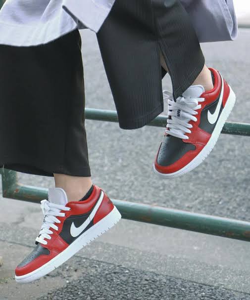 Air Jordan 1 Low
"Chicago Flip" (Women's)