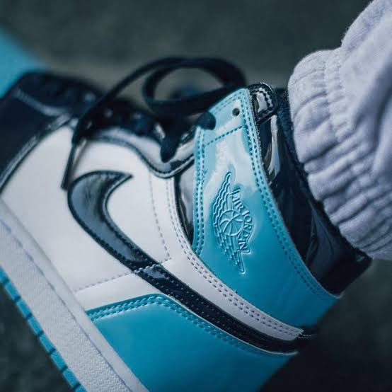 Air Jordan 1 High "UNC Patent Blue Chill"