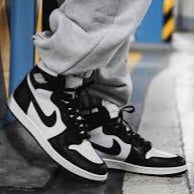 Air Jordan 1 Retro High '85
"Black White"