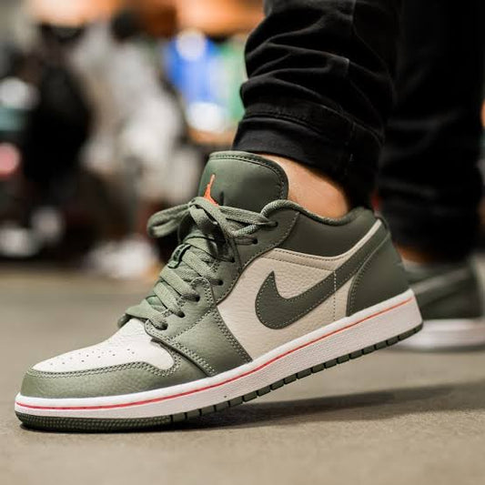 Air Jordan 1 Low
"Military Green"