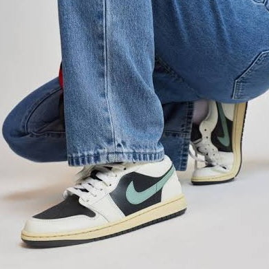 Air Jordan 1 Low
"Jade Smoke" (Women's)