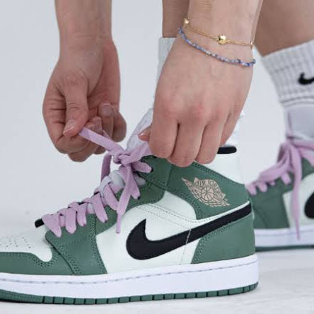 Air Jordan 1 Mid
"Dutch Green" (Women's)