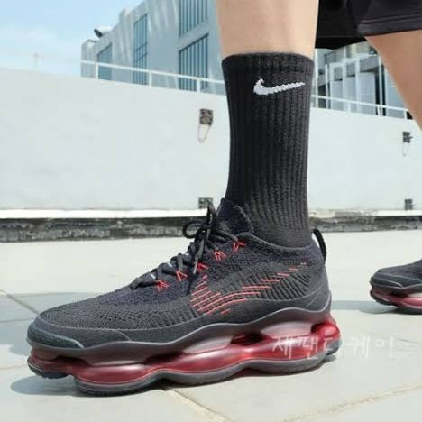 Air Max Scorpion FK
"Black University Red"